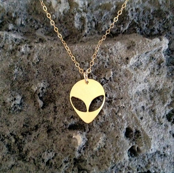 Simple Aliens pendant charm Necklace Cute UFO ET Face Head Eye Emoticons Necklaces Cartoon Sci Fi Fantasy Friends Meaningful Gift
