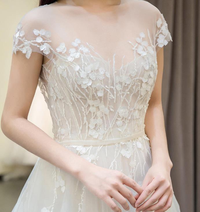 2022 Ivory Tulle Short Sleeves Wedding Dress Sheer Neck Court Train 3d Flower Applique Backless Real Photos A-line Bridal Gowns Custom Made