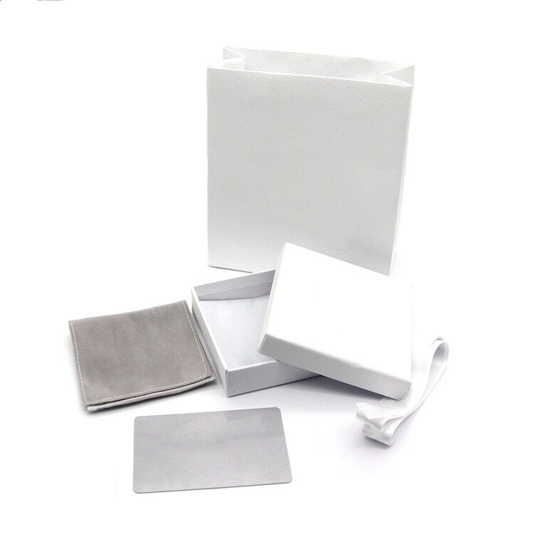 Fashion Beautiful box D famous brand bracelet package White gift box set original handbag and velet bag jewelry gift box Free shipping, Black;white
Fashion Beautiful box D famous brand bracelet package White gift box set original handbag and velet bag jewelry gift box Free shipping, Black;white