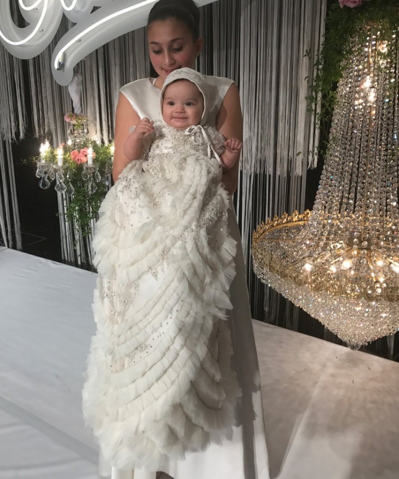 Luxury Crystal Christening Dresses For Baby Girls Beads Appliqued Tiered Ruffles Baptism Gowns With Bonnet First Communication Dress