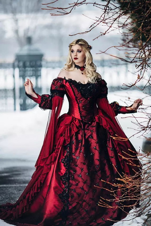 Vintage Medieval Red and Black Gothic Wedding Dresses Off Shoulder Long Sleeves Lace Appliques Chapel Train Victorian Bridal Gowns Fall 2018