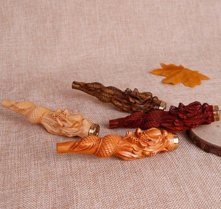 Solid wood Panlong manual cigarette holder to play filter cigarette mouth, sandalwood carving, Carving Dragon filter cigarette set
Solid wood Panlong manual cigarette holder to play filter cigarette mouth, sandalwood carving, Carving Dragon filter cigarette set