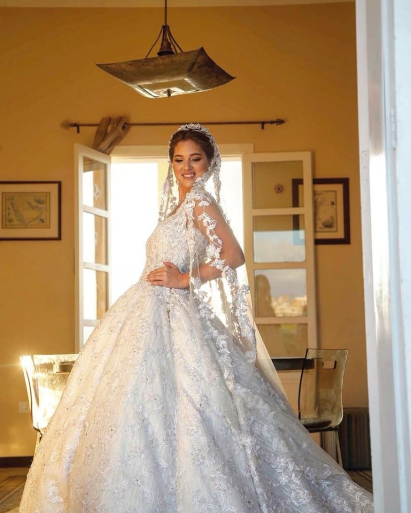 Luxury Lace Ball Gown Wedding Dresses Square Neck Backless Bridal Gowns Chapel Train Custom Country Wedding Dress Plus Size