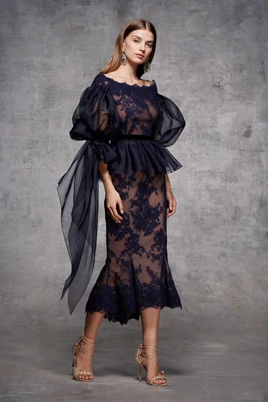 Sexy Mother of the Bride Dresses Navy Blue Scoop Neck Sheath Tea Length Peplum Lace Appliques Wedding Guest Dress Prom Evening Mother Gowns
Sexy Mother of the Bride Dresses Navy Blue Scoop Neck Sheath Tea Length Peplum Lace Appliques Wedding Guest Dress Prom Evening Mother Gowns