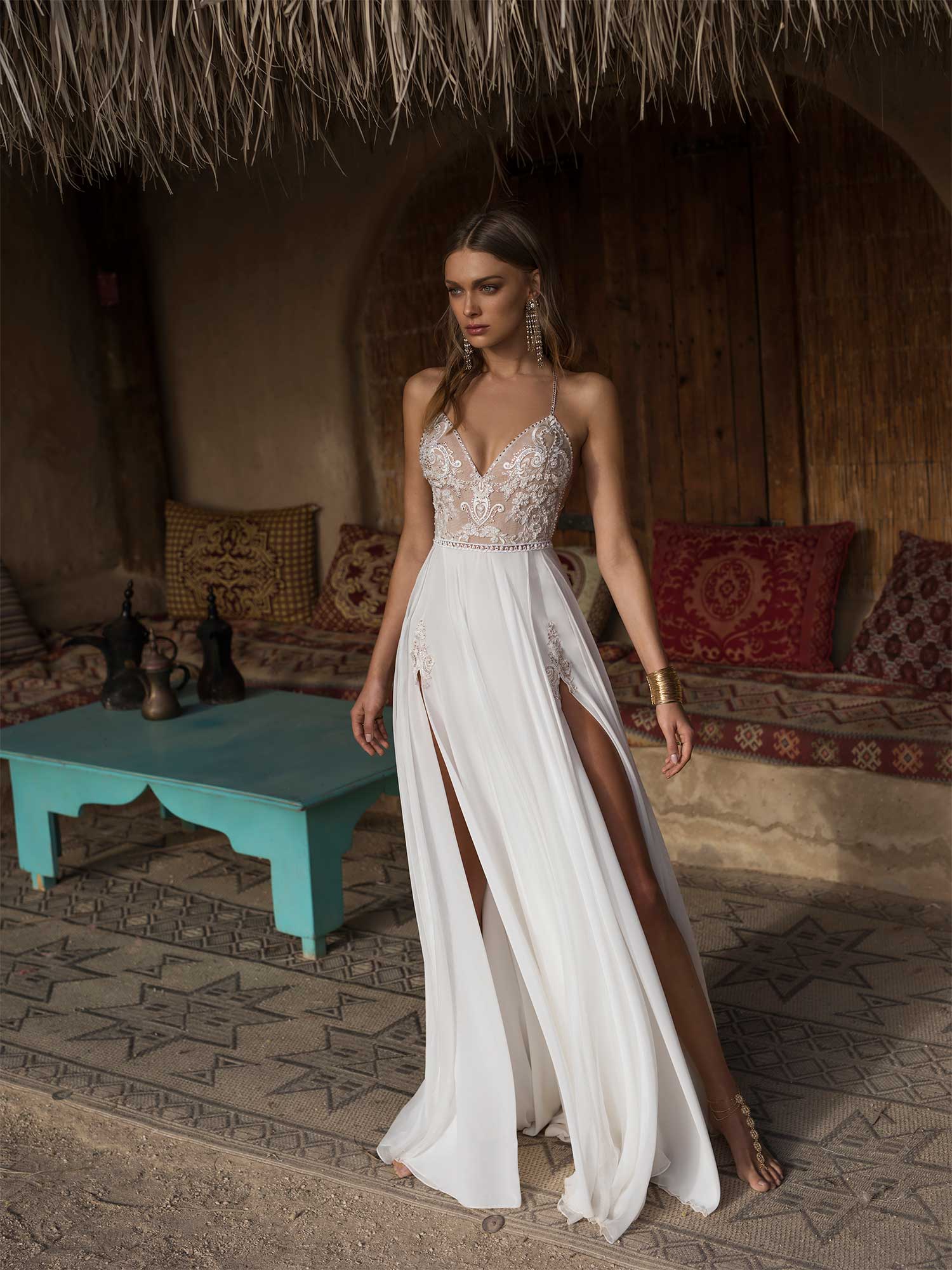 2020 asafdadush Bohemian Backless Split Side Sleeveless Spaghetti A Line Wedding Dresses Lace Crystal Wedding Gowns Floor Length Bridal Gown
