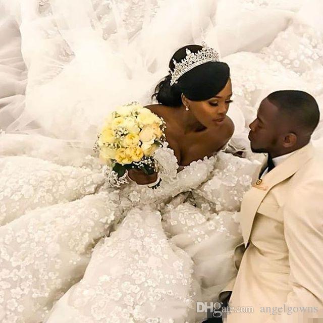2019 Luxury Ball Gown Wedding Dresses Long Sleeve Off Shoulder Sweep Train Beads Wedding Dress Lace 3D Floral Appliqued African Bridal Gowns