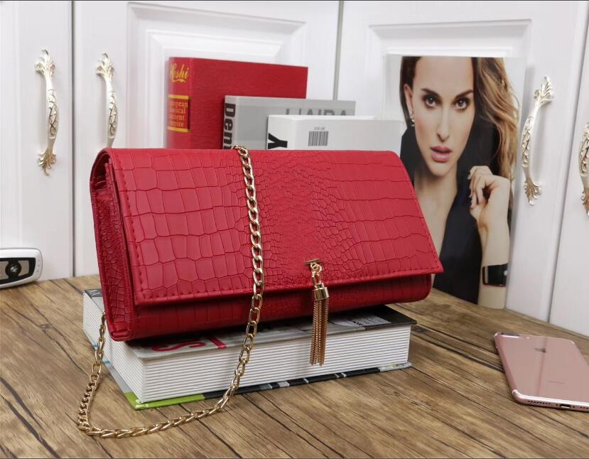 sell New women handbag shoulder bag waterproof canvas Chest pack lady Tote chains white handbags presbyopic purse messenger crossbody bag
sell New women handbag shoulder bag waterproof canvas Chest pack lady Tote chains white handbags presbyopic purse messenger crossbody bag