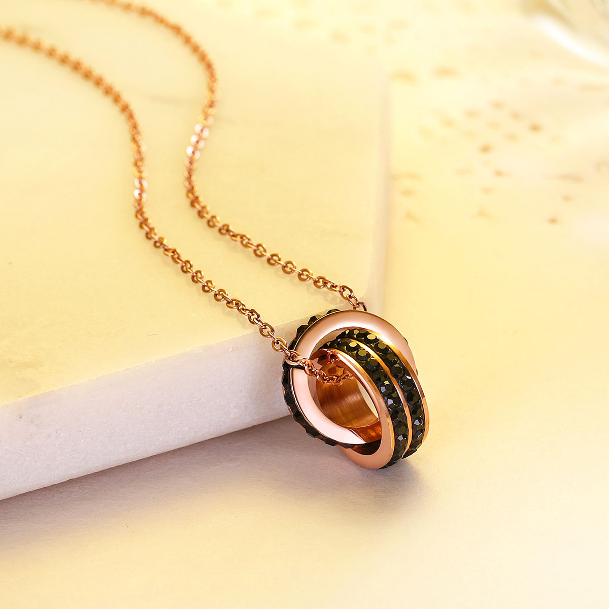 Fashion Design Women Gift Rose Gold Stainless Steel Pendant Necklace Crystal Red Black Rhinestone Chain Jewelry
Fashion Design Women Gift Rose Gold Stainless Steel Pendant Necklace Crystal Red Black Rhinestone Chain Jewelry