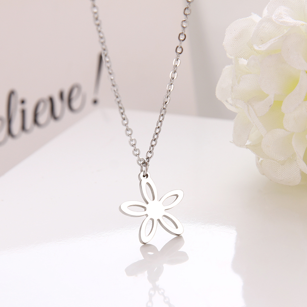 New Arrival Stainless Steel Necklace For Women Five-leaf Flower Choker Chain Pendant Gold Necklaces Engagement Jewelry Female
New Arrival Stainless Steel Necklace For Women Five-leaf Flower Choker Chain Pendant Gold Necklaces Engagement Jewelry Female