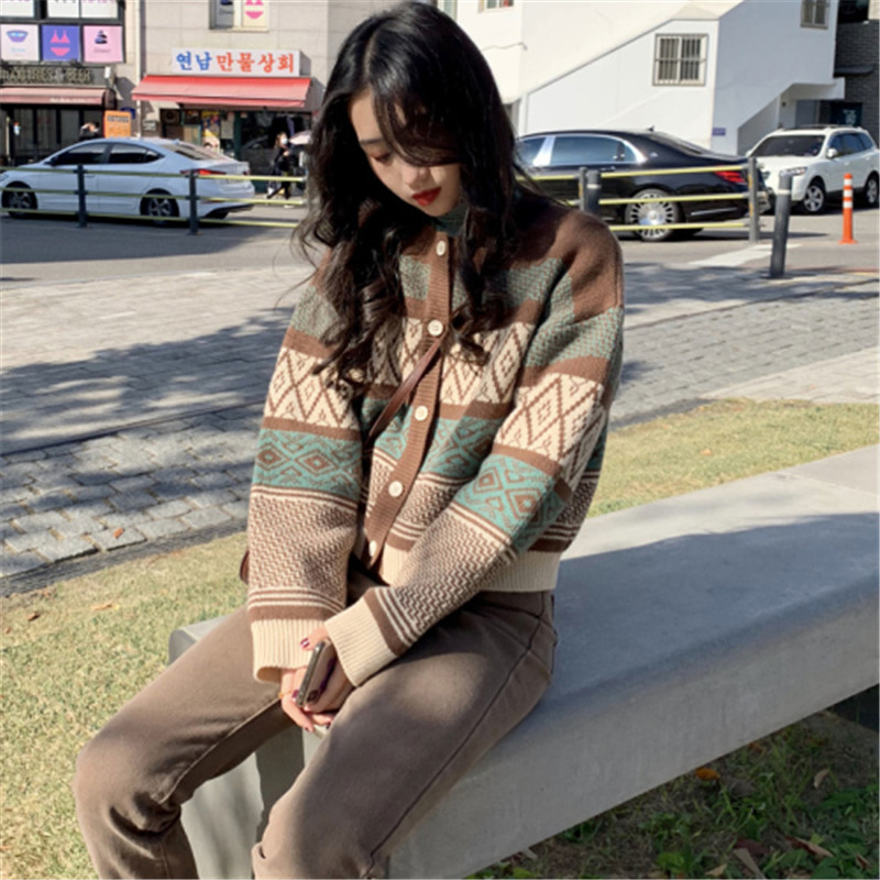 RUGOD Retro Color blocking Knitted Cardiagns O-neck Single Breasted Long Sleeved Sweater Outwear Casual Lady Casaco, Brown
RUGOD Retro Color blocking Knitted Cardiagns O-neck Single Breasted Long Sleeved Sweater Outwear Casual Lady Casaco, Brown