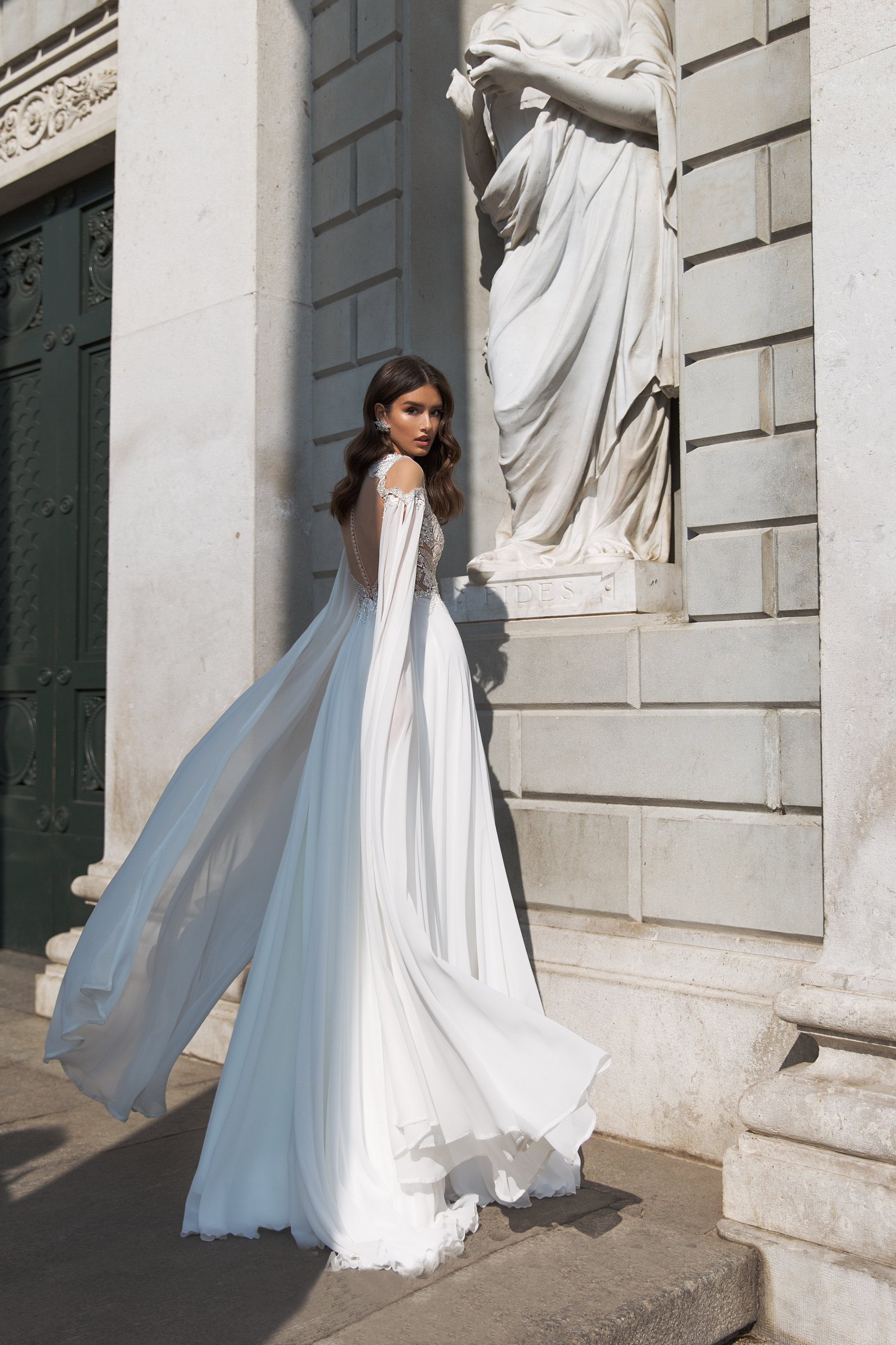 2020 Boho Bohemian Wedding Dresses Jewel Neck Lace Apliques A Line Chiffon Beach Wedding Dress Sweep Train Bridal Gowns Vestidos De Novia