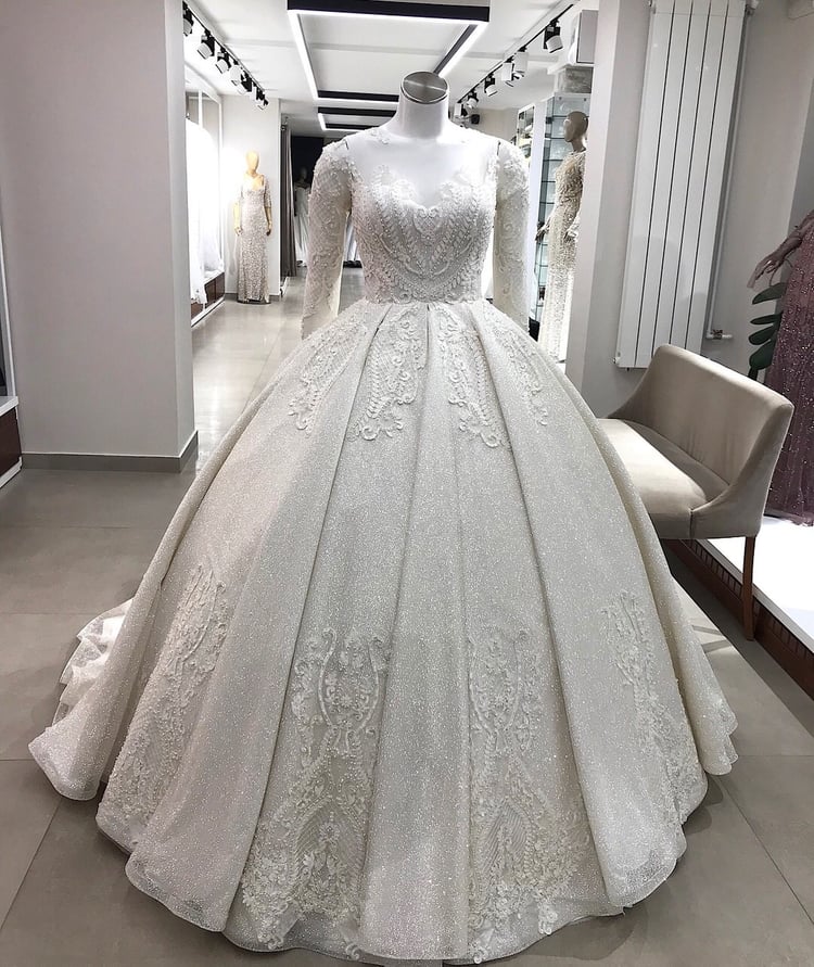 Luxury Ball Gown Wedding Dresses Sheer Jewel Neck Sparkly Glitter Lace Appliqued Beads Long Sleeve Bridal Gowns Custom Made Wedding Dress