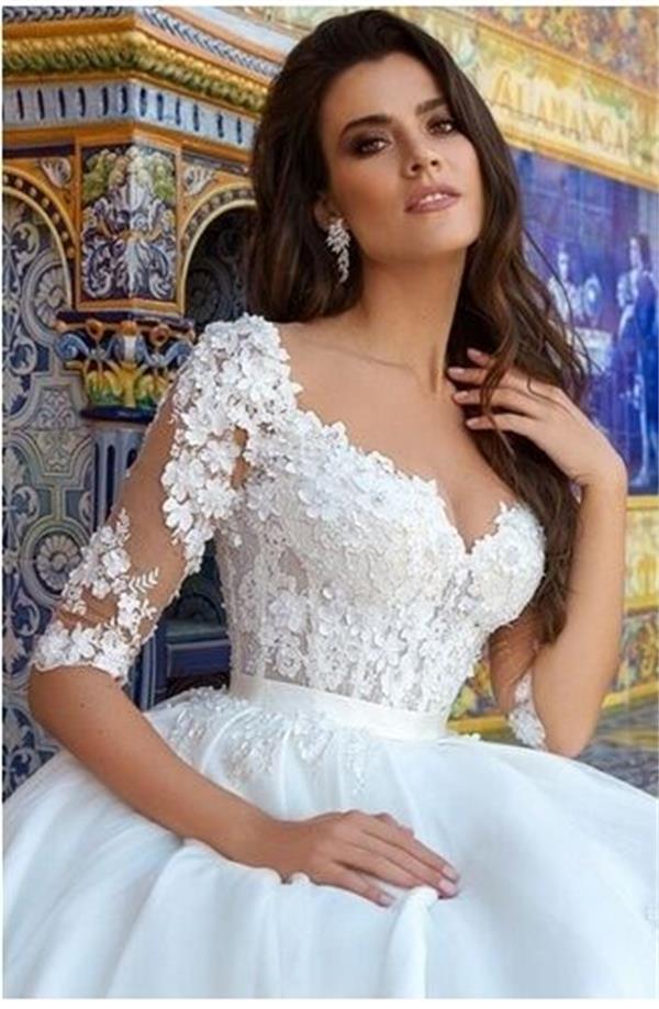 Lace Ball Gown Wedding Dresses Half Sleeve Appliqued Beaded Sweetheart 3D Flower Court Train Backless Bridal Wedding Gowns White