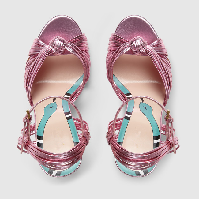 2022 lady patent Catwalk models Lucky sandals Classic Sexy lip Snake Open Toe wedding 10.5CM Stiletto High Heels Sandals purple 01 34-43, Lavender
2022 lady patent Catwalk models Lucky sandals Classic Sexy lip Snake Open Toe wedding 10.5CM Stiletto High Heels Sandals purple 01 34-43, Lavender