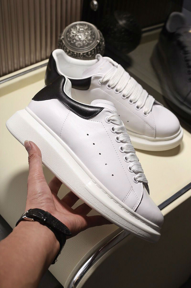 Fashion cakes 3M reflective Luxury Casual Shoes Mens Designer shoes Fashion Party Platform Shoes Velvet Athletics flat Height Sneakers 35-46
Fashion cakes 3M reflective Luxury Casual Shoes Mens Designer shoes Fashion Party Platform Shoes Velvet Athletics flat Height Sneakers 35-46