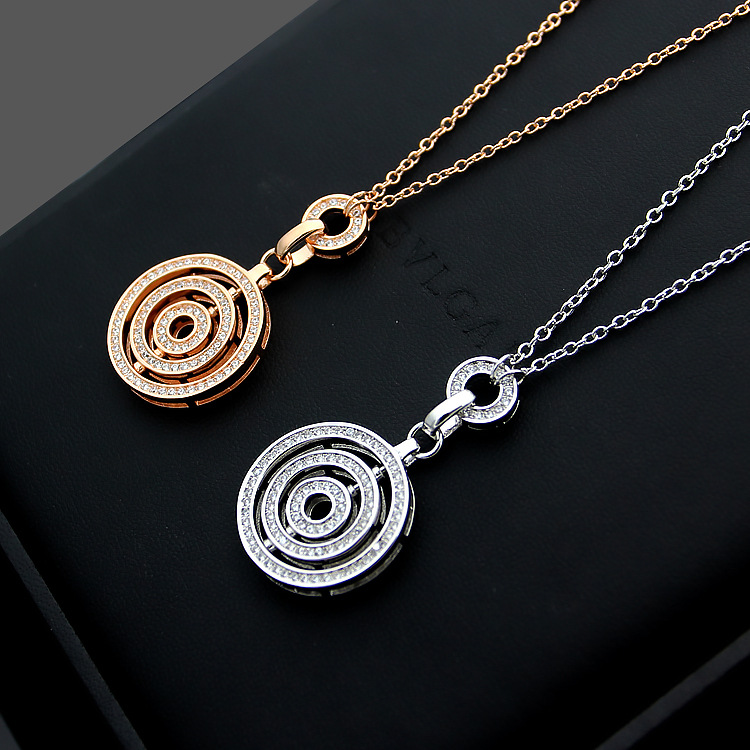 2019 new hot fashion brand women charm B-letter three-circle diamond inlay lady necklace when running full diamond love necklace, Silver
2019 new hot fashion brand women charm B-letter three-circle diamond inlay lady necklace when running full diamond love necklace, Silver