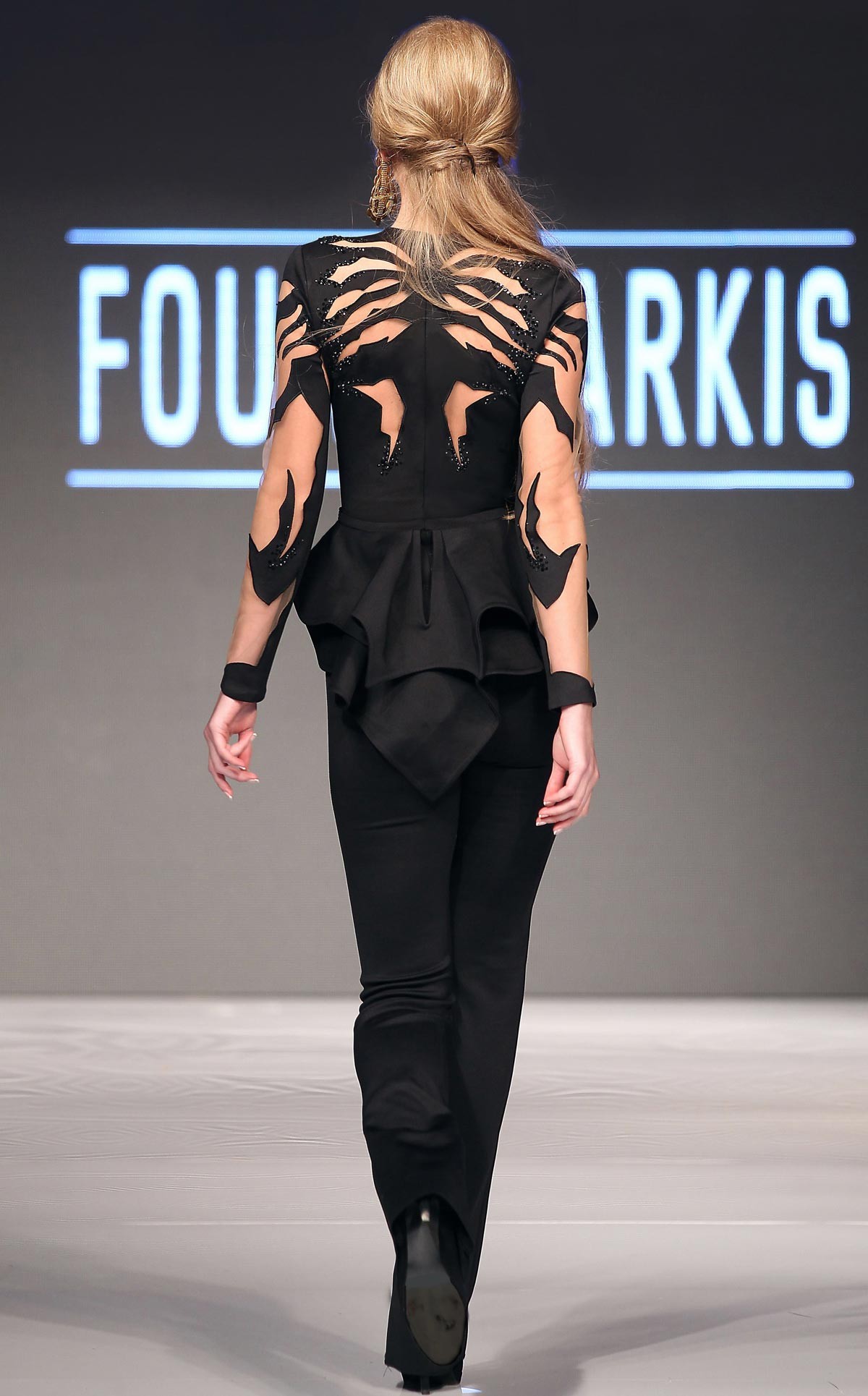 2019 Black Women Jumpsuit With Train Jewel Neck Lace Appliques Beads Evening Dresses Custom Made Prom Dress Long Sleeve Formal Party Gowns