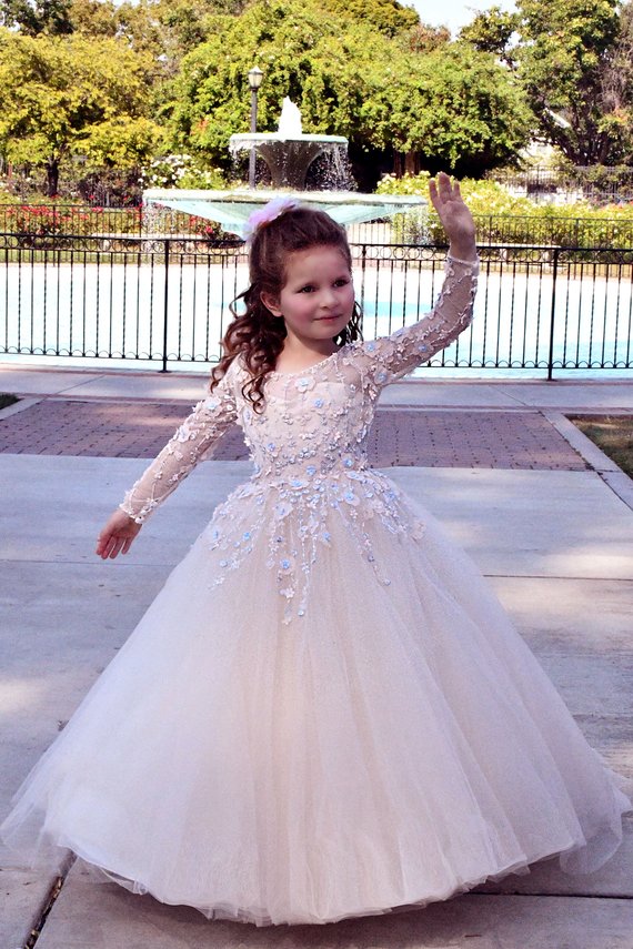 Princess Flower Girl Dresses Jewel Neck Lace Appliqued Beads Long Sleeves A Line Girls Pageant Dress With Free Petticoat Kids Formal Gowns