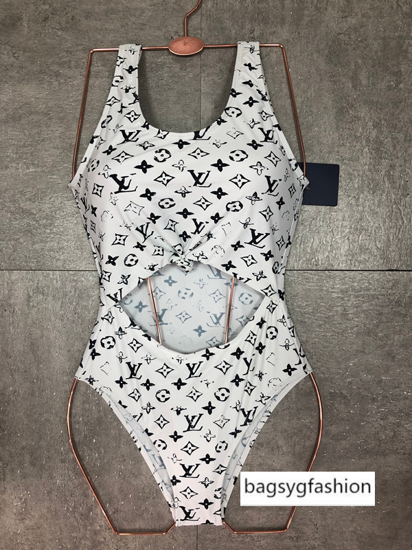Womens Bikinis One-piece Swimsuit v Bikini with Letters Summer Swimwear for Women Designers Sexy Bikini Wholesale
Womens Bikinis One-piece Swimsuit v Bikini with Letters Summer Swimwear for Women Designers Sexy Bikini Wholesale