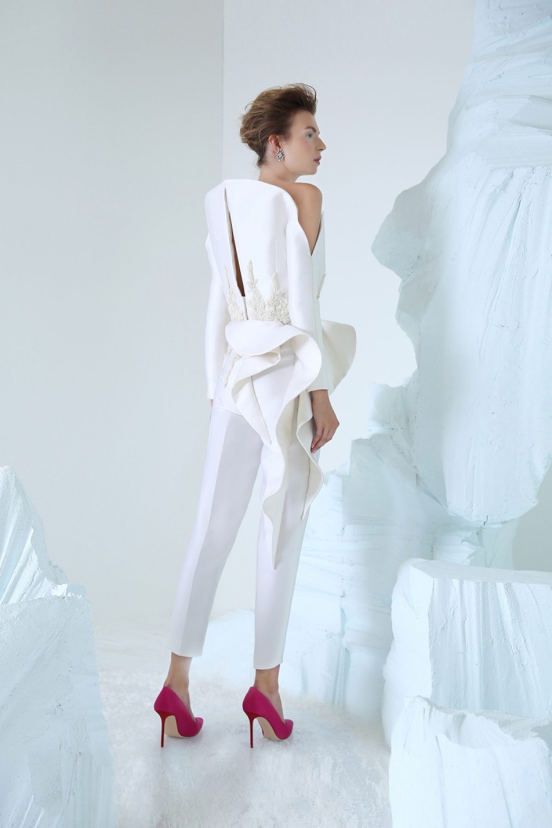 Azzi Osta 2019 White Jumpsuits Prom Dresses Strapless Lace Appliqued Pants Celebrity Party Gowns Floor Length Formal Evening Dress