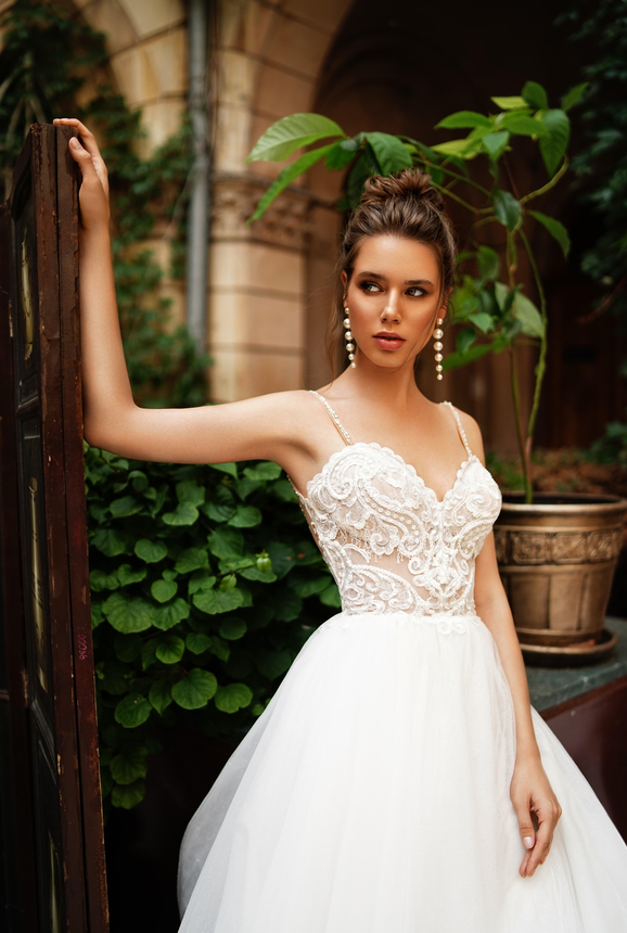 beach wedding dresses beads spaghetti lace appliques bridal gowns criss cross backless wedding dress robes de marie