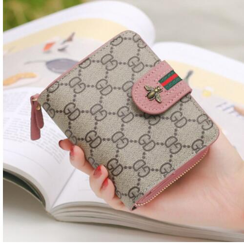 Designer Wallets Small Wallet Female Short Retro Fold Change Wallet Red Black Green Brown Pure Color Hot Sale Mini Womens Bags Factory Price
Designer Wallets Small Wallet Female Short Retro Fold Change Wallet Red Black Green Brown Pure Color Hot Sale Mini Womens Bags Factory Price