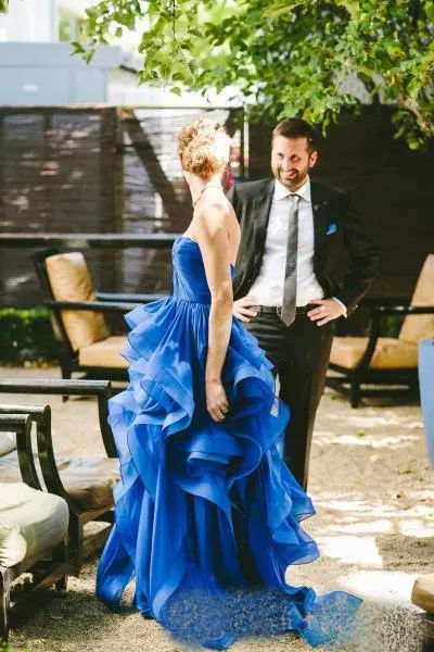 Fashion Royal Blue Wedding Dresses Strapless Tiered Ruffles Sweep Train Designer Bridal Gowns A Line Pleats Wedding Dress