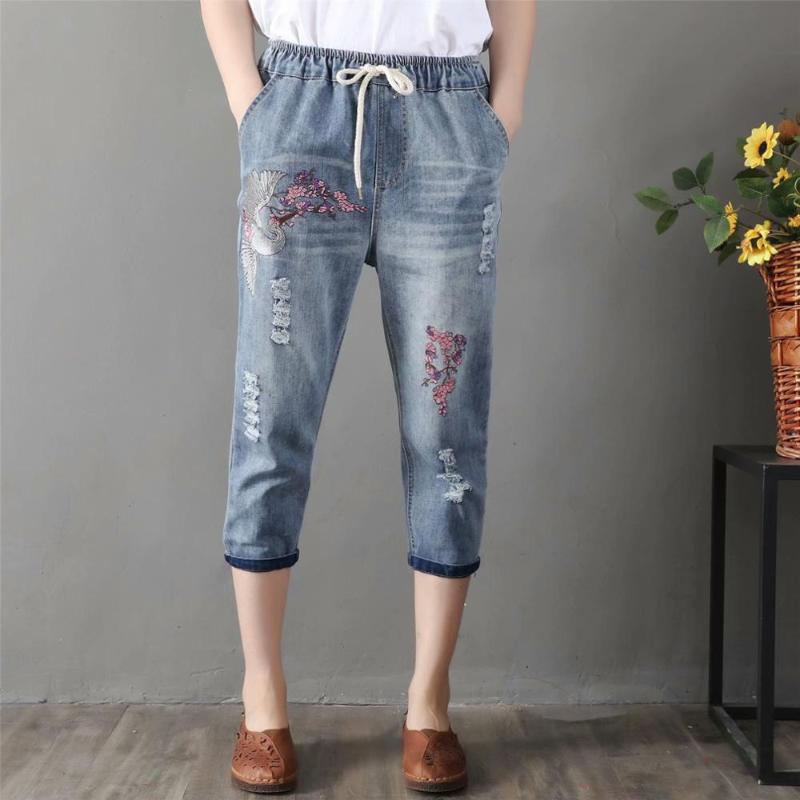 2020 Summer Fashion Jeans Woman Flowers Embroidery Casual Loose Denim Harem Pants Vintage Hole Calf-length jeans ropa mujer, As pic
2020 Summer Fashion Jeans Woman Flowers Embroidery Casual Loose Denim Harem Pants Vintage Hole Calf-length jeans ropa mujer, As pic