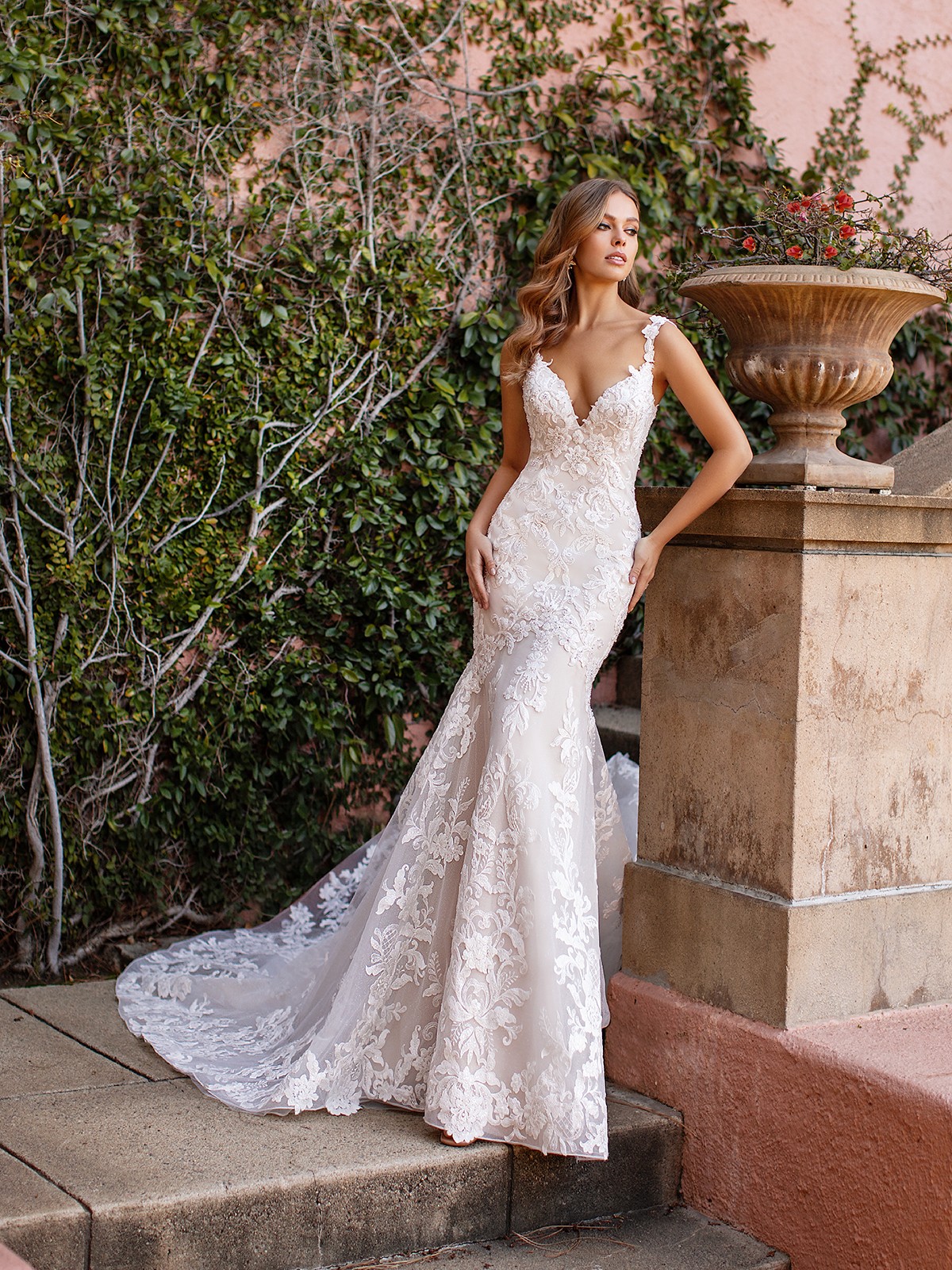 spring mermaid wedding dresses sexy deep v neck lace appliques bridal gowns zipper back beach wedding dress
