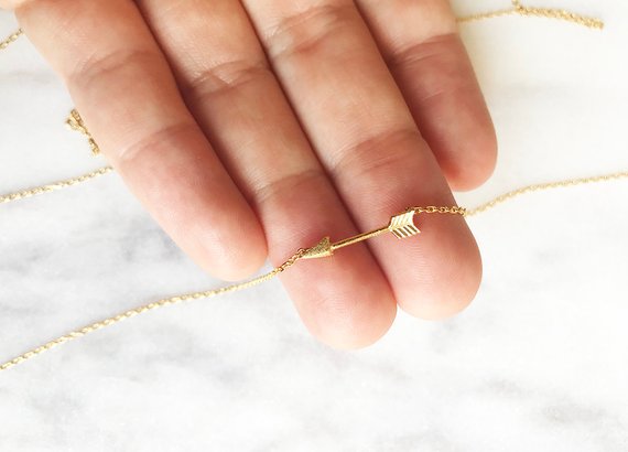 Gold Silver Rose gold Tiny Horizontal Arrow pendant chain Necklace Pendant for Women Simple Cute Sideways Arrow Necklace for Men