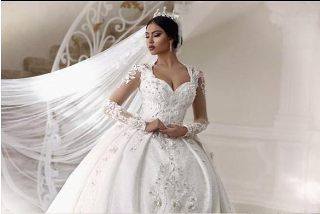 Vintage Lace Ball Gown 2019 Wedding Dresses Long Sleeves Appliqued Beads Wedding Dress Court Train Plus Size Bridal Gowns