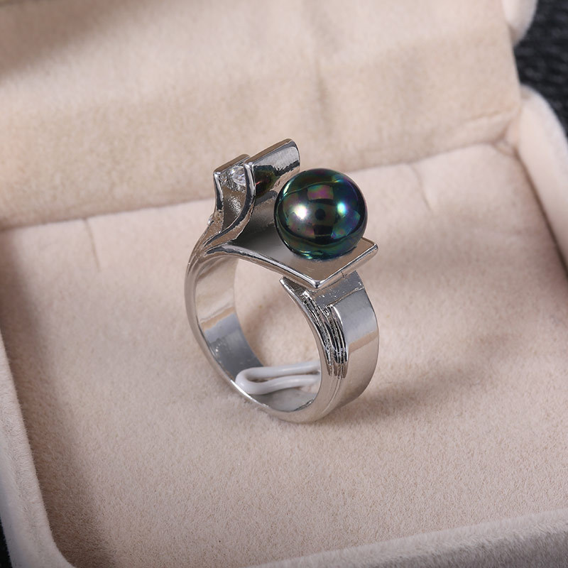 Hot Selling Elegant Peal Ring with Side Stones Creative Design 925 Engraved Silver Diamond Rings Womens Wed Anniversary Jewelry