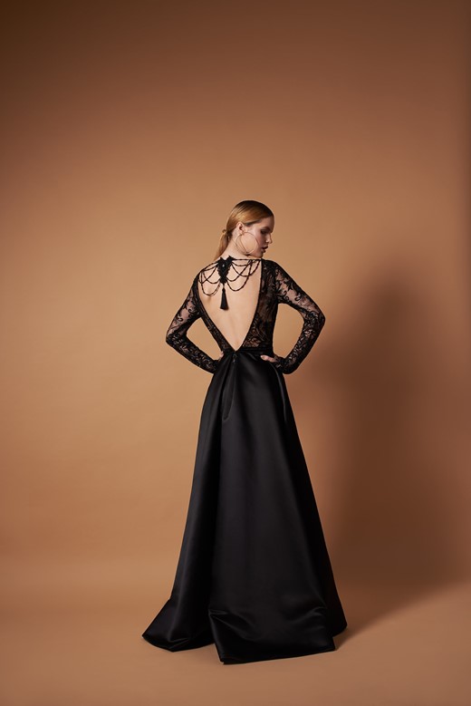 2019 Black Prom Dresses Scoop Neck Lace Appliqued High Side Split A Line Backless Evening Dress Custom Made Long Sleeve Formal Party Gowns