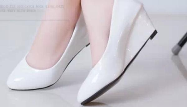 2020 Women's shoes in Spring and Autumn with New style Slope heel round head@6105, Black
2020 Women's shoes in Spring and Autumn with New style Slope heel round head@6105, Black