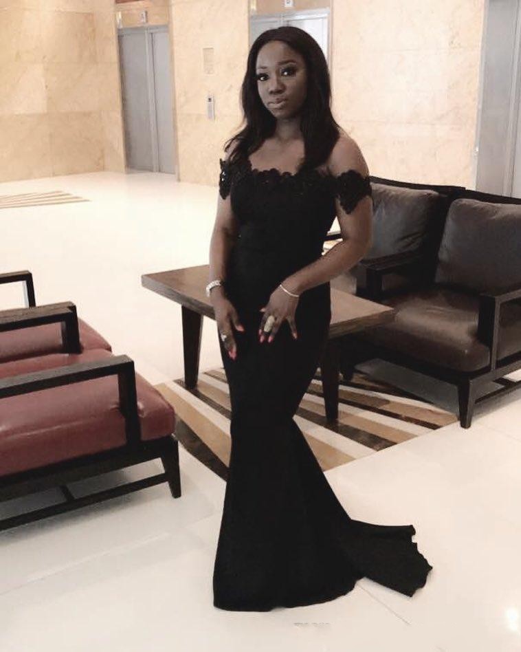 2019 New Designer Mermaid Black Bridesmaid Dresses Off Shoulder Lace Applique Sequined Beads Maid of Honor Prom Dress Evening Gowns 2024