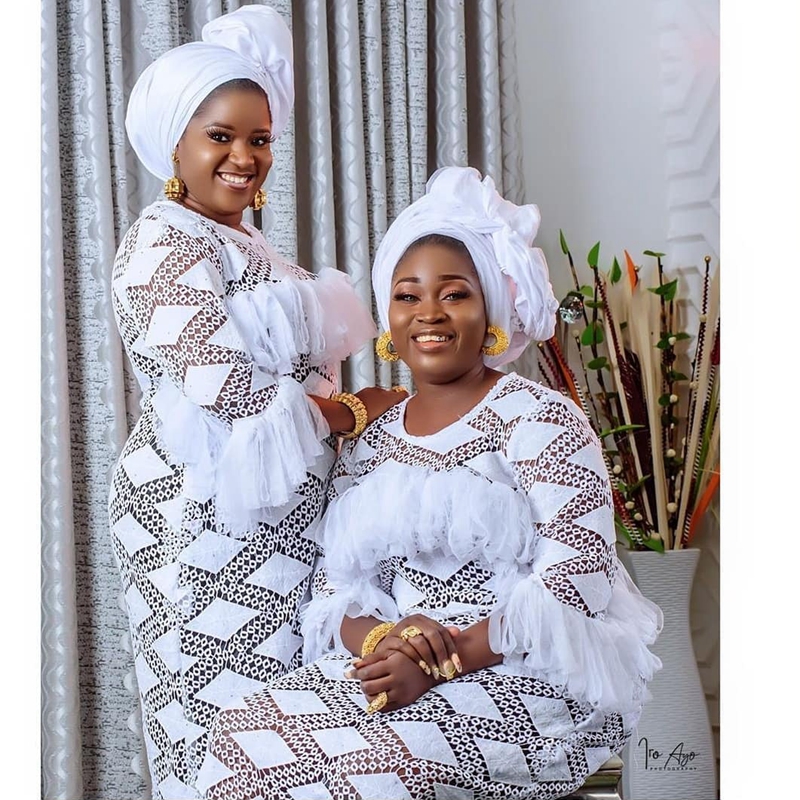 Latest African Mesh Net Lace Fabric Water Soluble Nigerian Cord Lace Guipure Fabric 2020 High Quality For White Dress Y1708
Latest African Mesh Net Lace Fabric Water Soluble Nigerian Cord Lace Guipure Fabric 2020 High Quality For White Dress Y1708