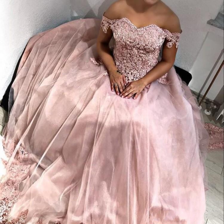 2024 New Sexy Quinceanera Ball Gown Dresses Off Shoulder Lace Appliques Beads Sweet 16 Arabic Tulle Puffy Plus Size Party Prom Evening Gowns 403 66603