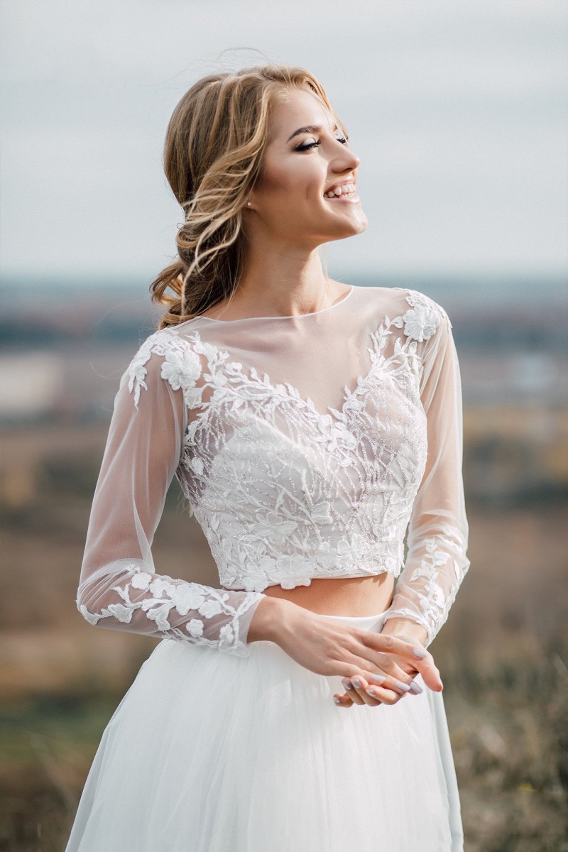Chic Two Pieces Wedding Dresses Lace Appliqued Long Sleeve Bohemian Beach Bridal Gowns Boho Sexy 2019 Tulle A Line Wedding Dress