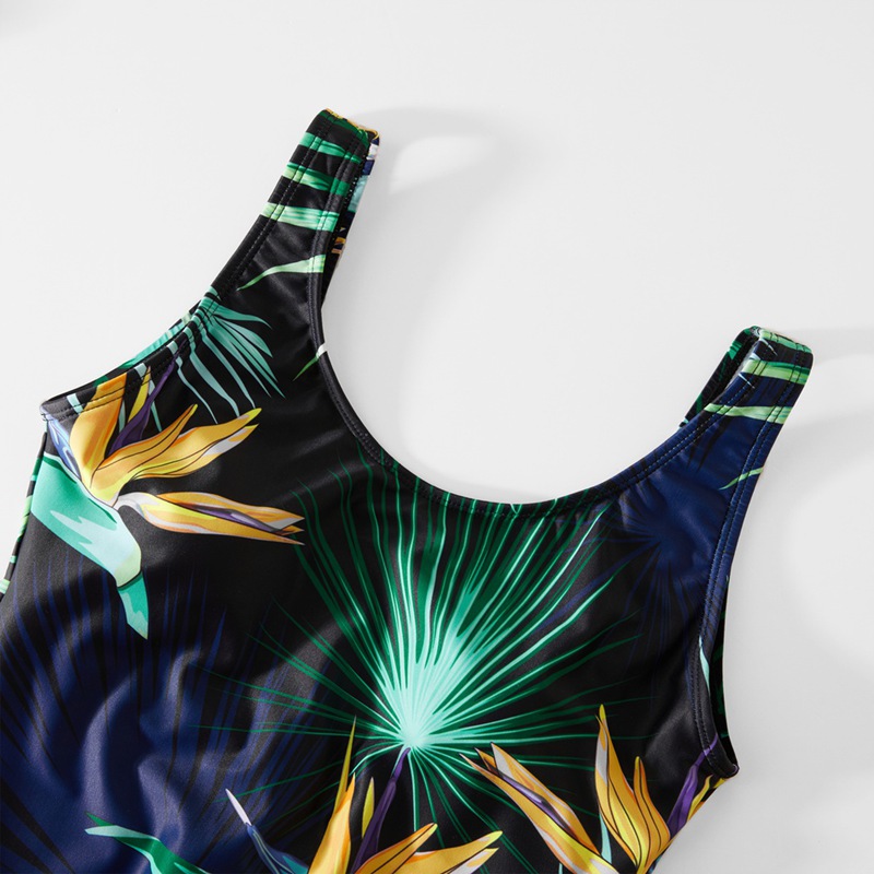 Family Matching Swimwear Tropical Green Leaves Beachwear Father Mother and Children Swimsuit Swimming Trunks Family Set