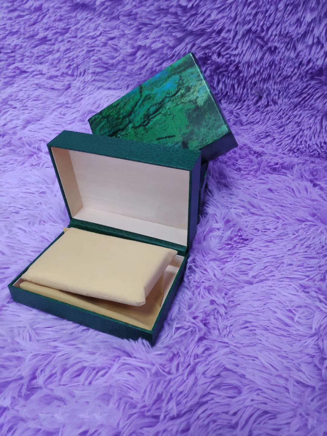 New hot-selling luxury watch box green high-quality fashion male watch box women' watchbox with booklet card suitable for ROL series product
New hot-selling luxury watch box green high-quality fashion male watch box women' watchbox with booklet card suitable for ROL series product