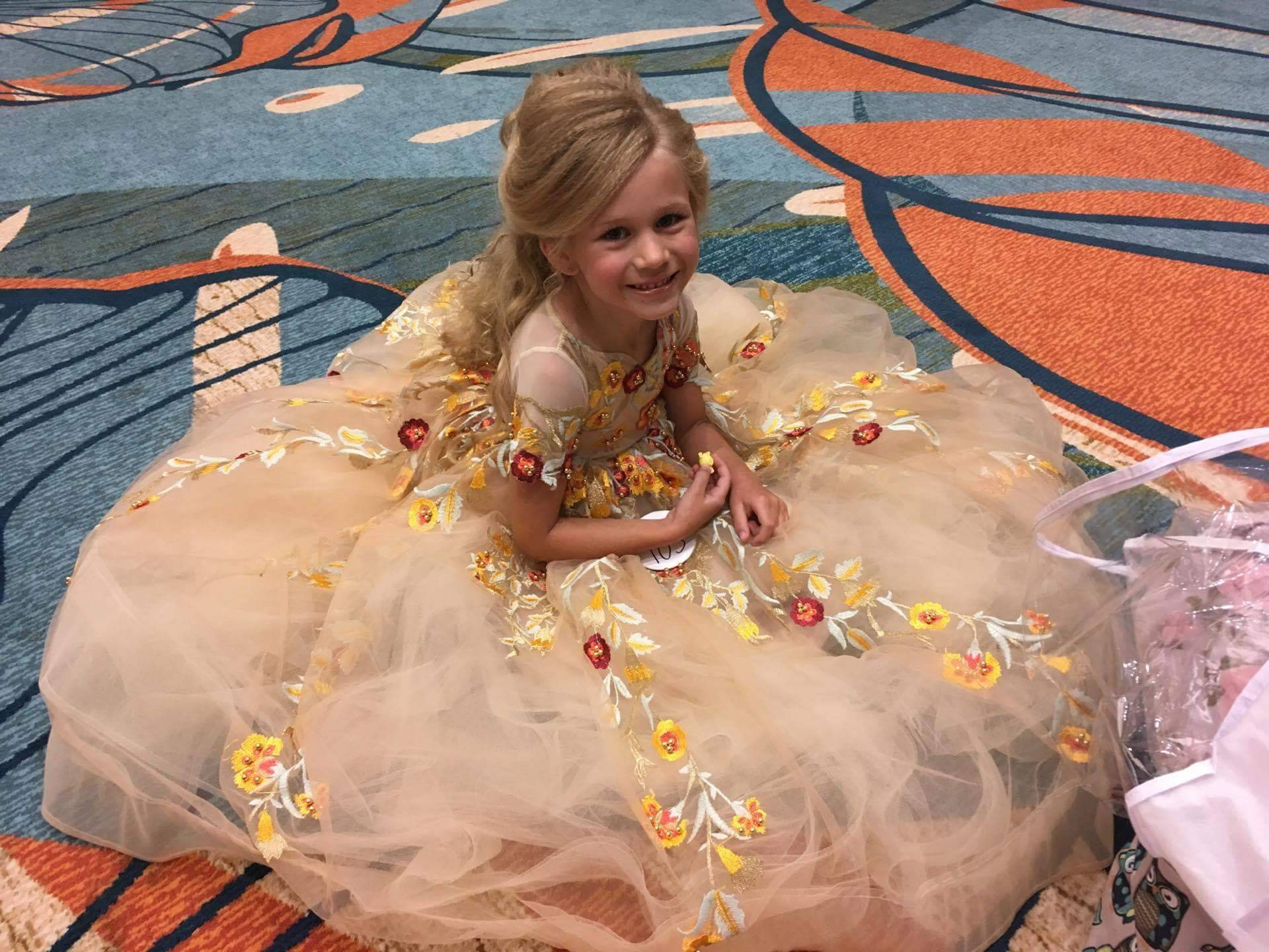 2019 Latest Cute Flower Girl Dresses Jewel Neck A Line Bohemian Birthday Gowns Short Sleeve With Lace Applique Kids Girls Pageant Dresses