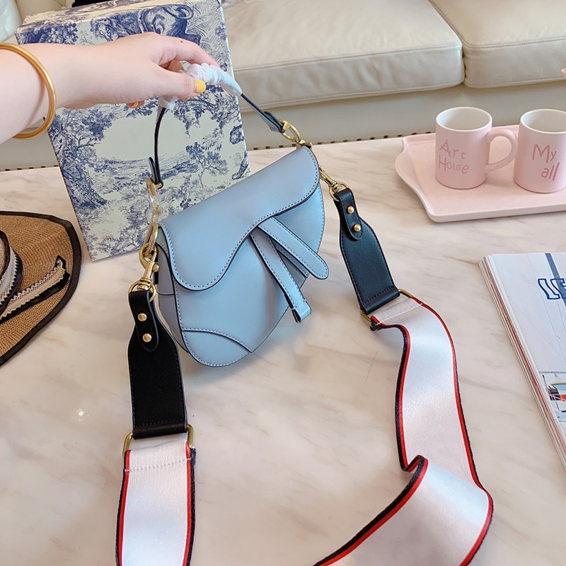 Luxury Classic Fashion Sliding Handle Handbag Love Heart Chain Bag Designer Shoulder Bag Genuine Leather Lady Messenger Crossbody Purse, Black-black hardware
Luxury Classic Fashion Sliding Handle Handbag Love Heart Chain Bag Designer Shoulder Bag Genuine Leather Lady Messenger Crossbody Purse, Black-black hardware