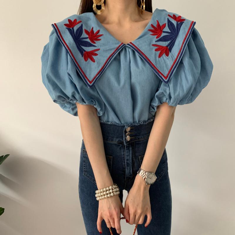 Women Vintage Ethnic Style Flower Embroidey Blouses Women 2020 Summer Lantern Sleeve Loose Denim Shirt Femme Tops Blusas, Light blue
Women Vintage Ethnic Style Flower Embroidey Blouses Women 2020 Summer Lantern Sleeve Loose Denim Shirt Femme Tops Blusas, Light blue