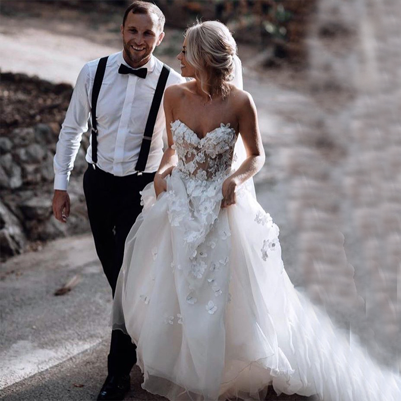 2020 Beach Wedding Dresses Lace 3D Floral Flowers Tulle A-line Sweetheart Boho Bridal Gowns Sweep Train Plus Size Bohemian Wedding Dress