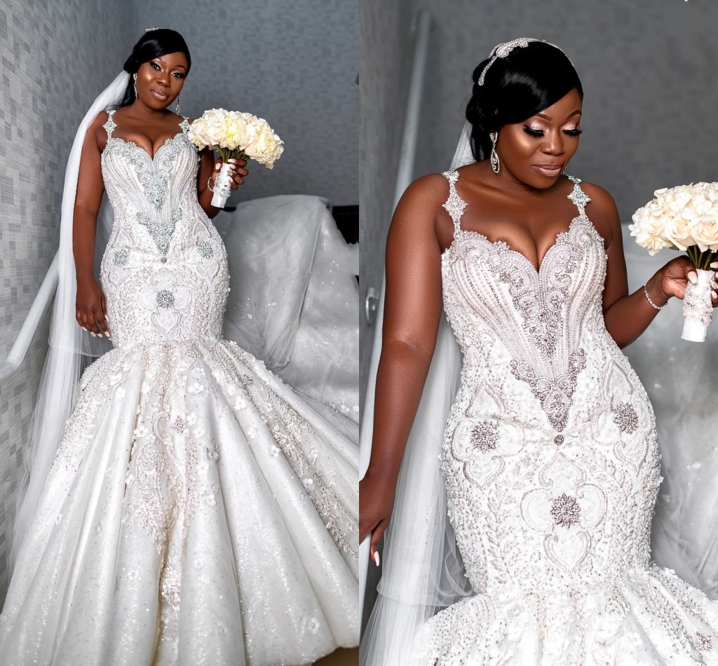 2022 Sexy Arabic Luxury Mermaid Wedding Dresses Spaghetti Straps Lace Appliques Bling Crystal Beading Pearls 3D Floral Flowers Formal Bridal Gowns, White
2022 Sexy Arabic Luxury Mermaid Wedding Dresses Spaghetti Straps Lace Appliques Bling Crystal Beading Pearls 3D Floral Flowers Formal Bridal Gowns, White