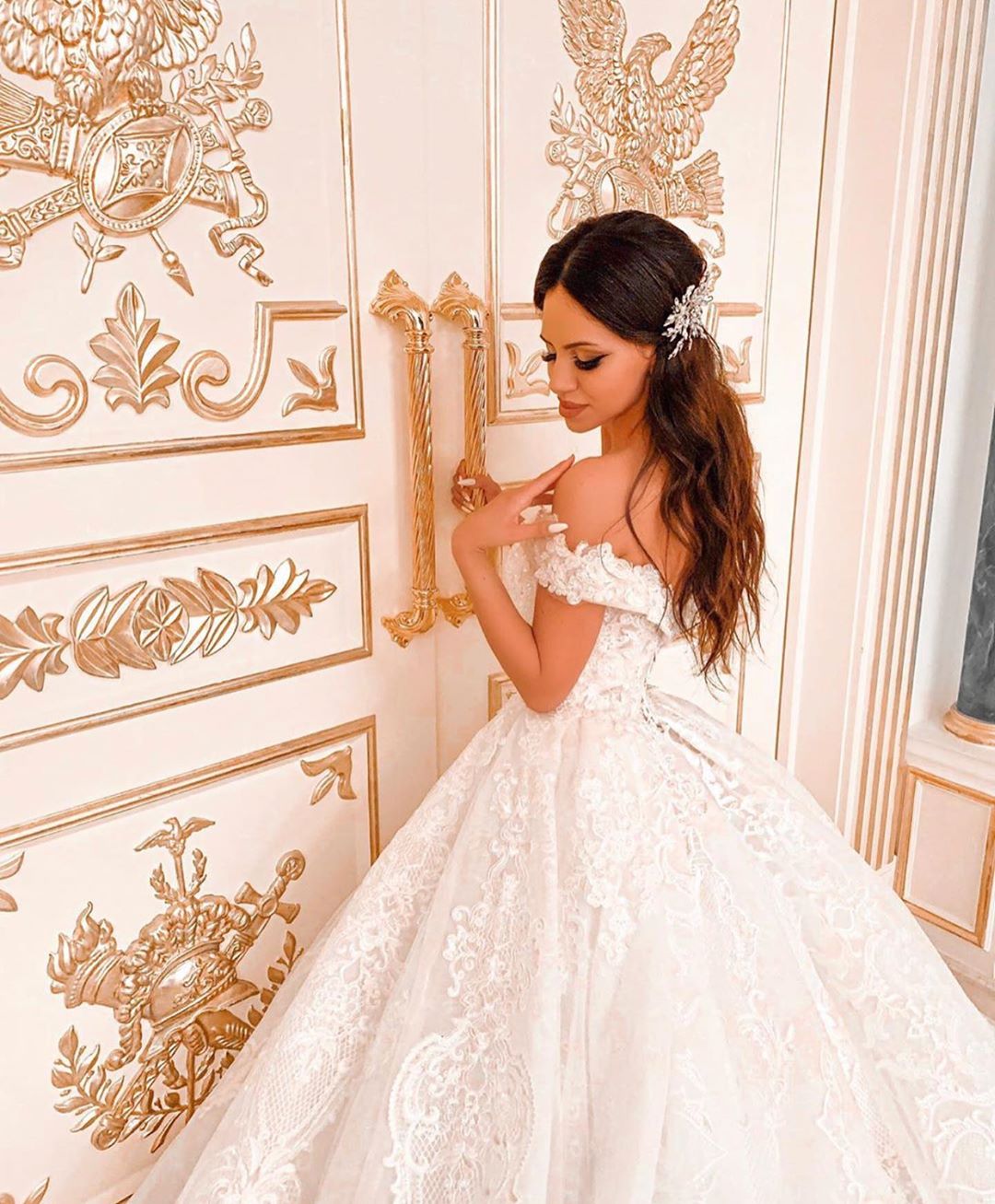 Elegant Chapel Train Wedding Gowns A Line Applique Bridal Gowns Off shoulder Weeding Dresses Abiti Da Sposa