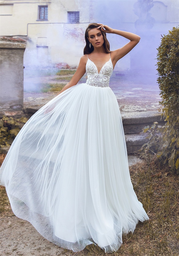 simple a line wedding dresses spaghetti straps backless appliqued wedding dress court train custom made sexy bridal gowns
