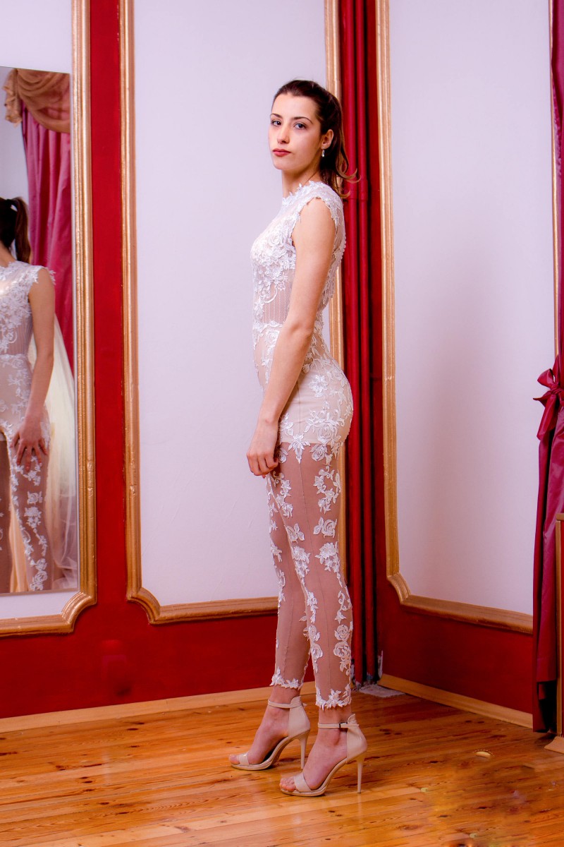 gorgeous wedding dresses jumpsuits with detachable train lace appliques plus size bridal gowns pants suits robe de marie