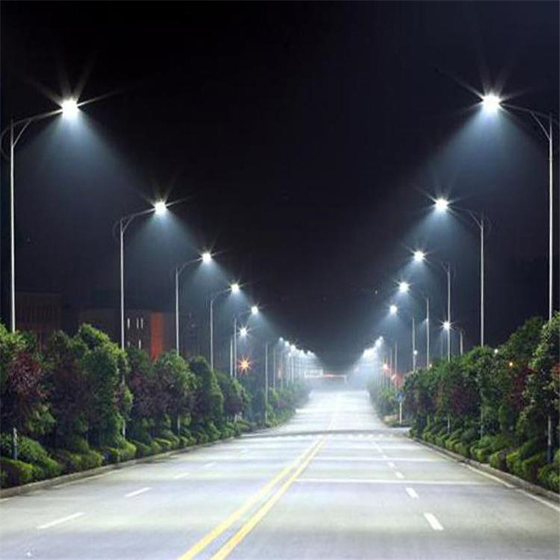 Solar LED Street Lamp Solar Powered Flood Lights 50W 50LEDs Security Lighting with Pole and Remote Control