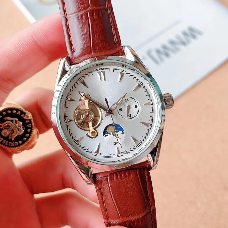 Popular Swiss brand Defey series multi-function mechanical movement Tuo Feilun moon phase transparent case back leather case men's business
Popular Swiss brand Defey series multi-function mechanical movement Tuo Feilun moon phase transparent case back leather case men's business